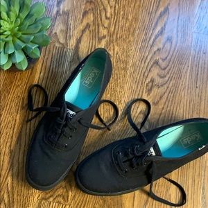Like new black Keds - Womens Triple